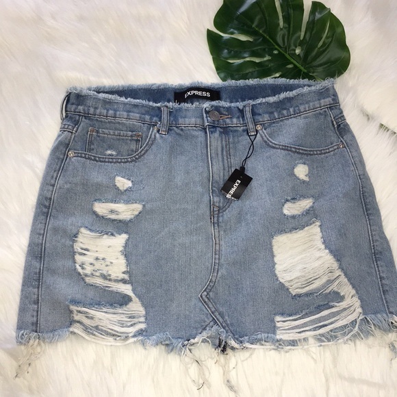 Express distressed denim mini skirt size 10 - Picture 2 of 9